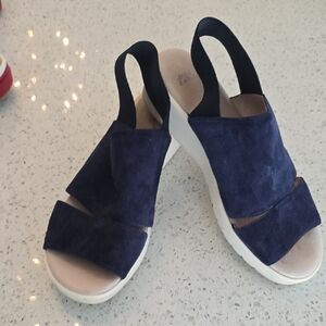 Johnston & Murphy Cassandra Blue Suede Sandal - 8